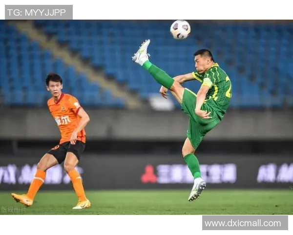 特内里费与西班牙人激战正酣比赛结果引发球迷热议